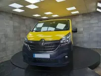 Usado Renault Trafic 95 CV (69 kW) 2019 Amarillo Monovolumen