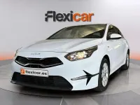 Usado Kia Ceed 136 CV (100 kW) 2023 Blanco Utilitario