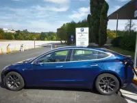 Usado Tesla Model 3 Long Range RWD 257 kW (350 CV) 2019 Azul Berlina