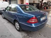 Usado Mercedes C200 115 CV (84 kW) 2002 Azul Berlina