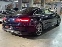 Usado Mercedes E220 194 CV (142 kW) 2020 Negro Coupe