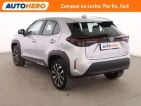 Usado Toyota Yaris Cross Active 116 CV (85 kW) 2022 Gris SUV