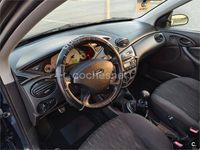 Usado Ford Focus Trend 100 CV (73 kW) 2004 Azul Berlina