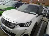 Usado Peugeot e-2008 GT-line 100 kW (136 CV) 2020 Blanco SUV