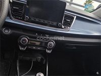Usado Kia Rio Sport 100 CV (73 kW) 2022 Gris / plata Berlina