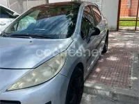 Usado Peugeot 207 Business-Line 70 CV (51 kW) 2011 Gris / plata Berlina
