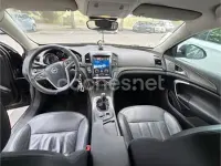 Usado Opel Insignia Selective 130 CV (95 kW) 2012 Violeta / lila Berlina