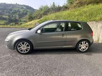 Usado VW Golf V GT 140 CV (102 kW) 2007 Gris Utilitario