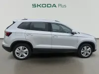 Usado Skoda Karoq Selection 150 CV (110 kW) 2025 Gris / plata SUV