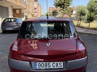 Usado Renault Mégane II Privilege 100 CV (73 kW) 2004 Granate Berlina