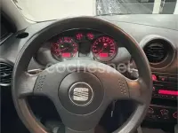 Usado Seat Ibiza Fresh 100 CV (73 kW) 2003 Rojo Utilitario