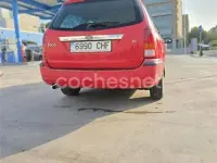 Usado Ford Focus Ghia 100 CV (73 kW) 2003 Rojo Familiar