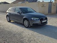 Usado Audi A3 116 CV (85 kW) 2019 Gris / plata Berlina