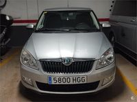 Usado Skoda Fabia Style 90 CV (66 kW) 2011 Gris / plata Berlina