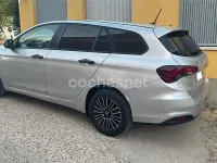 Usado Fiat Tipo 130 CV (95 kW) 2022 Gris / plata Familiar