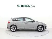 Usado Skoda Scala 115 CV (84 kW) 2025 Gris Utilitario