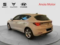 Usado Seat Leon FR 116 CV (85 kW) 2025 Blanco Berlina
