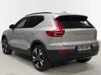 Usado Volvo XC40 Plus 163 CV (119 kW) 2024 Plateado SUV