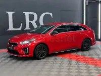 Usado Kia ProCeed GT-Line 140 CV (102 kW) 2019 Rojo Familiar
