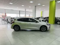 Usado Ford Focus ST-Line 155 CV (114 kW) 2024 Plateado Utilitario