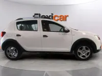 Usado Dacia Sandero Comfort 90 CV (66 kW) 2019 Blanco Berlina
