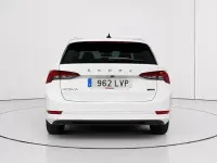 Usado Skoda Octavia Ambition 110 CV (80 kW) 2021 Blanco Familiar