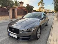 Usado Jaguar XE R-Sport 180 CV (132 kW) 2018 Gris / plata Berlina