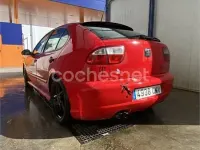 Usado Seat Leon Sport 150 CV (110 kW) 2003 Rojo Utilitario