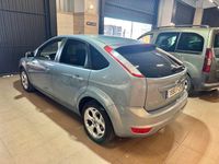 Usado Ford Focus Trend 100 CV (73 kW) 2008 Azul Berlina