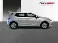 Usado Skoda Fabia Selection 95 CV (69 kW) 2025 Plateado Utilitario