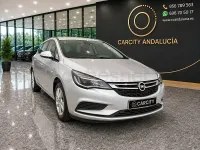 Usado Opel Astra Selective 110 CV (80 kW) 2017 Gris / plata Familiar