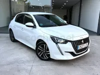 Usado Peugeot 208 Allure 100 CV (73 kW) 2021 Blanco Utilitario