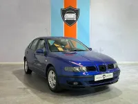 Usado Seat Leon Sport 125 CV (91 kW) 2001 Azul Utilitario