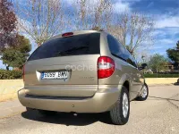 Usado Chrysler Voyager 180 CV (132 kW) 2002 Beige Monovolumen