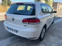 Usado VW Golf VI 105 CV (77 kW) 2011 Blanco Berlina