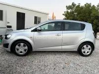 Usado Chevrolet Aveo LT 86 CV (63 kW) 2011 Gris / plata Berlina