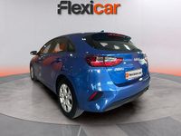 Käytetty Kia Ceed 101 HP (74 kW) 2022 Sininen Viistoperä