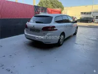 Usado Peugeot 308 SW Active 120 CV (88 kW) 2015 Blanco Familiar