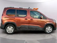 Usado Peugeot Rifter Allure 100 CV (73 kW) 2019 Naranja Monovolumen