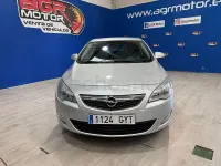 Usado Opel Astra Enjoy 110 CV (80 kW) 2010 Gris / plata Berlina