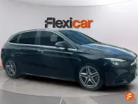 Usado Mercedes B180 116 CV (85 kW) 2022 Negro Utilitario