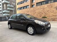 Usado Renault Clio II Authentique 75 CV (55 kW) 2010 Negro Berlina