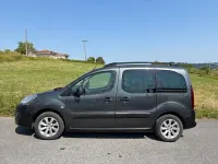 Usado Peugeot Partner Tepee Outdoor 120 CV (88 kW) 2016 Gris / plata Monovolumen
