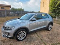 Usado VW T-Roc Life 115 CV (84 kW) 2022 Gris / plata SUV