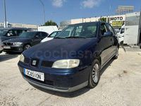 Usado Seat Cordoba Stella 75 CV (55 kW) 2001 Azul Berlina