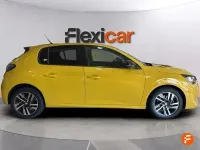 Usado Peugeot 208 Allure 100 CV (73 kW) 2023 Amarillo Utilitario