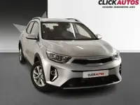 Usado Kia Stonic Active 79 CV (58 kW) 2025 Plateado SUV