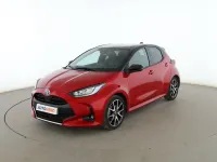 Usado Toyota Yaris Plus 116 CV (85 kW) 2022 Rojo Utilitario