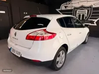Usado Renault Mégane Coupé Dynamique 131 CV (96 kW) 2010 Blanco Coupe