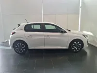 Usado Peugeot 208 Style 100 CV (73 kW) 2025 Blanco Utilitario